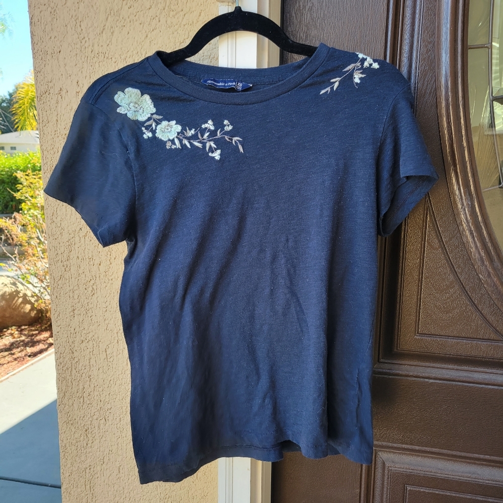 Abercrombie & Fitch Floral Navy Shirt